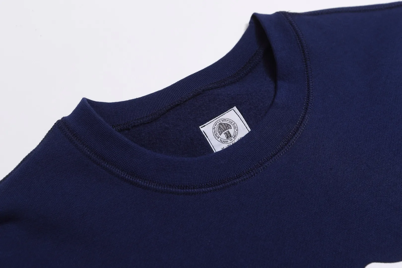 SAINT MICHAEL 25FO CREW SWEAT MX American retro velvet loose round neck sweatshirt Fabric: 420g Style number: SM610 Size: S-M-L-XL Color: black-blue Price: P190
